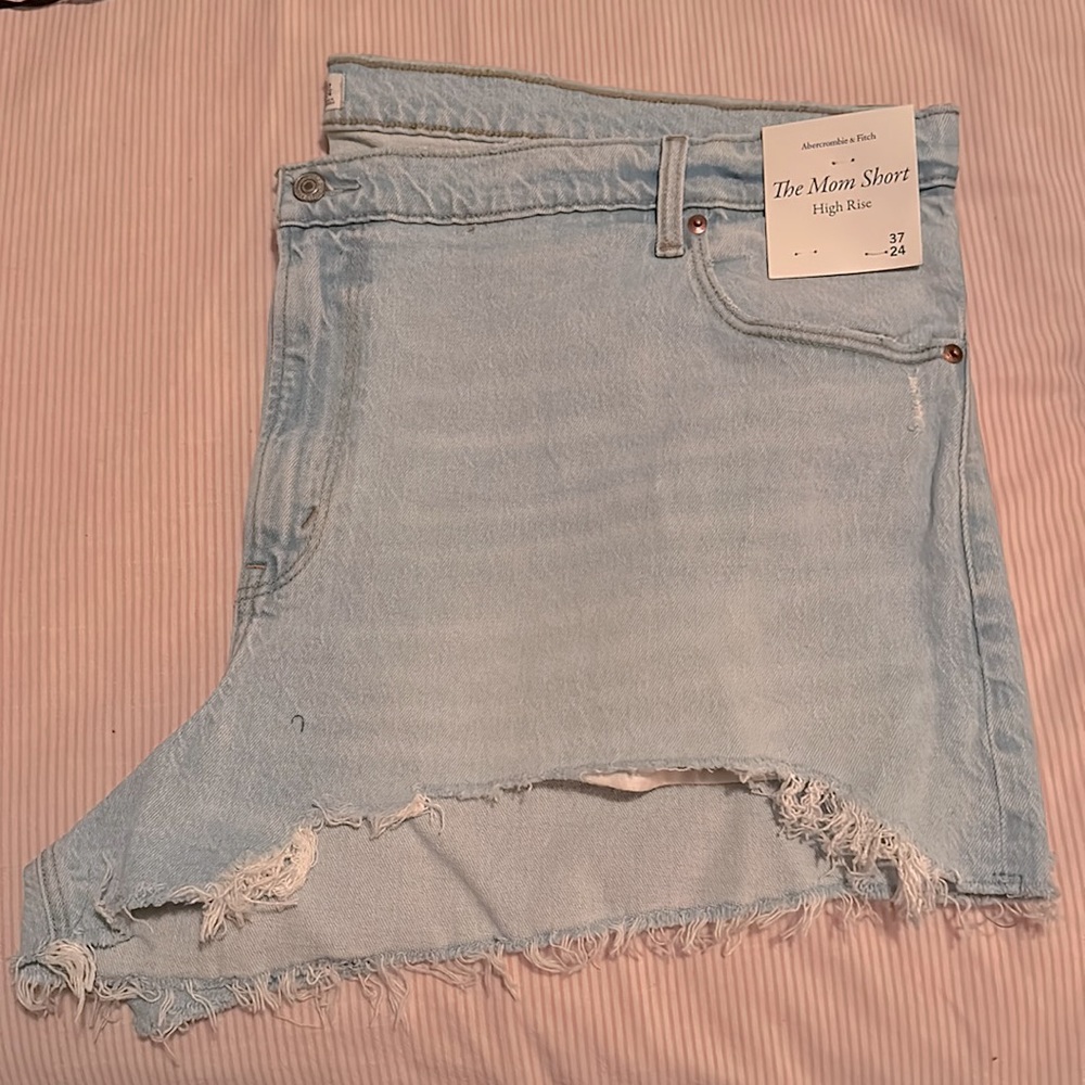 Abercrombie & Fitch High Rise Mom Short - Picture 5 of 7